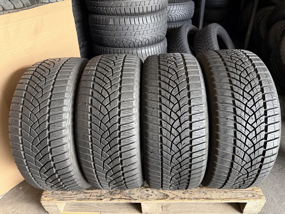 4 anvelope iarna 225/45/17 , GoodYear 7-7.5 mm !