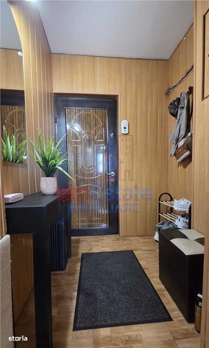 Apartament 2 camere - lift - zona excelenta - Pacurari