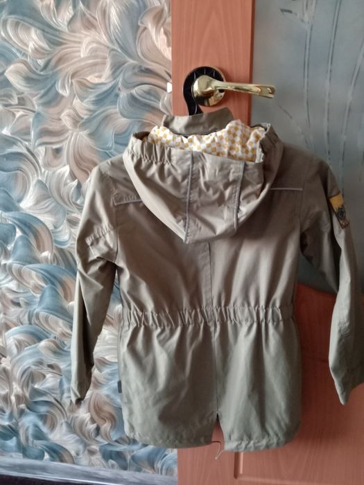 Продам ветровку на мальчика