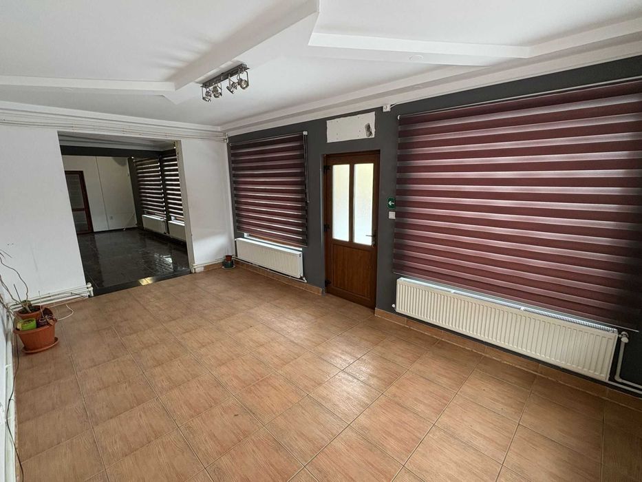 Spatiu de inchiriat Valu lui Traian- Zona Centrala cu iesire la sosea