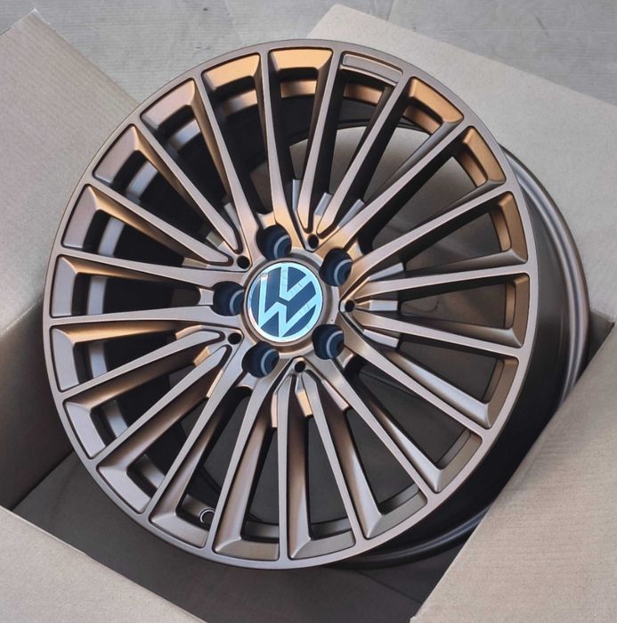 Jante 18 sau 17 VW Passat Golf 8, 7, 6 T-Roc Tiguan Touran, Sharan Arteon Caddy Beetle Touareg CR3 
Jante Noi cu Factură și Garanție ‼️autohauss.ro‼️