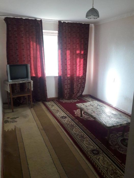 Срочно 1х Октяабирь Прадаётся 1этаж