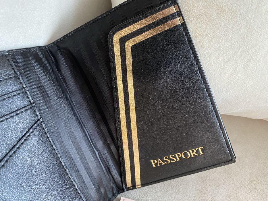 Victoria’s Secret - калъф за паспорт и кредитни карти