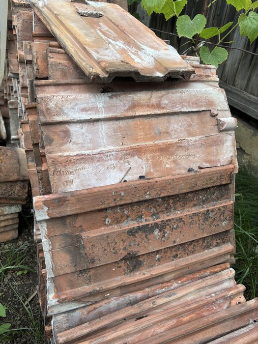 vand țigle aprox 3000 buc
