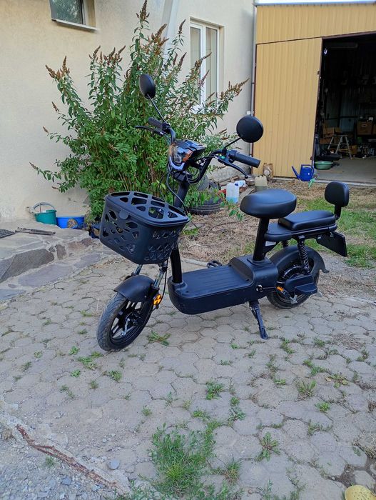 Scuter electric nou electric.