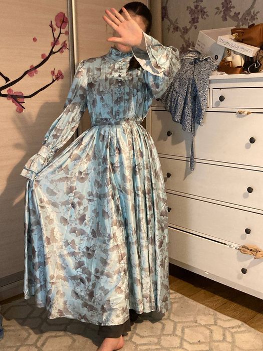 Көк түсті көйлек