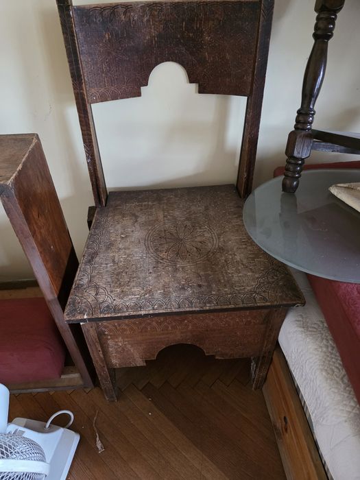 Старинни мебели дървени