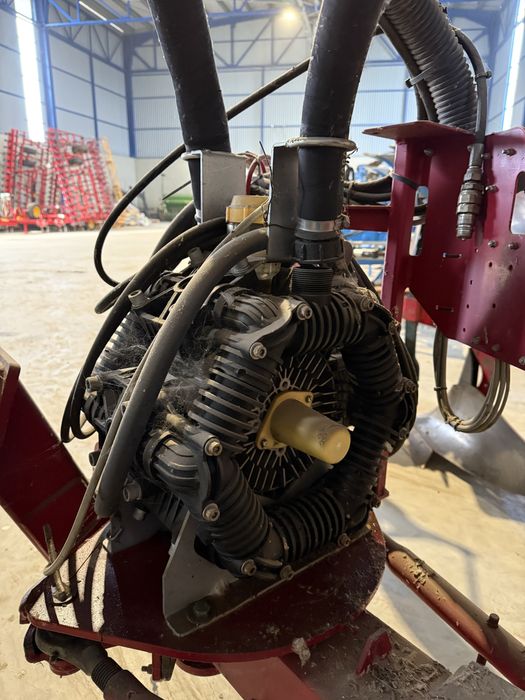 Masina de erbicidat tractat 24M