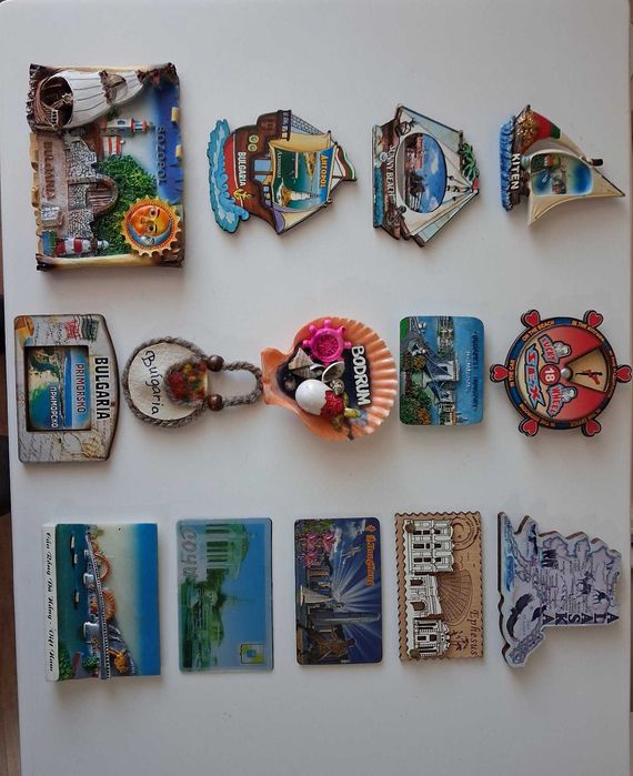 Сувенири: Комплект слончета, Комплект миден , Комплект магнити за хладилник.