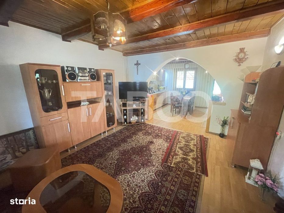Casa individuala zona de munte 6 camere si teren 1030 mp Vale Sibiu