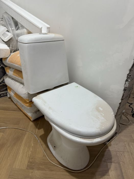 Продам унитаз в отличном состоянии