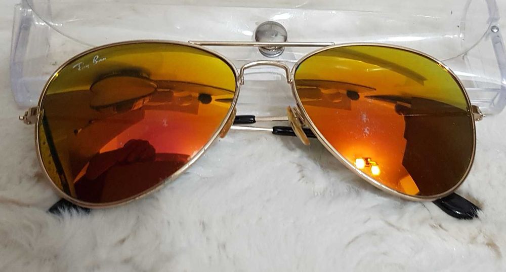 Слънчеви, клубни  очила .