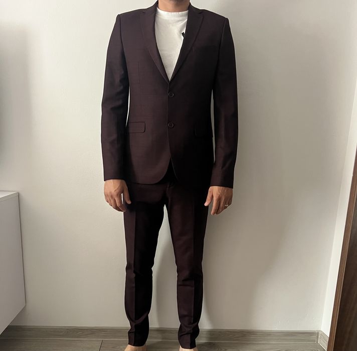 Costum elegant slim culoare bordo !