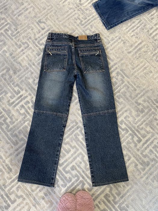 Джинсы стильные.