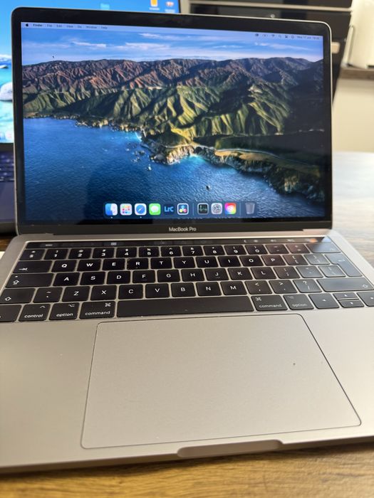 MacBook Pro 13” 2017 i7 / 16GB RAM / 256GB SSD / 4x Thunderbolt 3