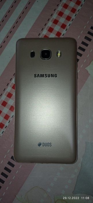 Продам Самсунг j5