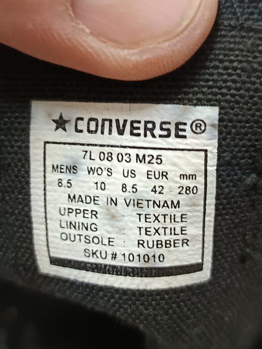 Продавам unisex кецове Converse 42 номер
