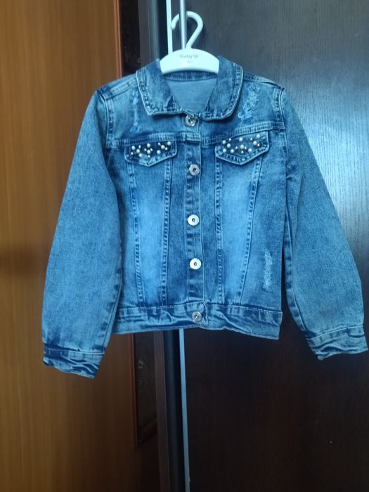 Продам вещи  на девочку 3-4-5 лет