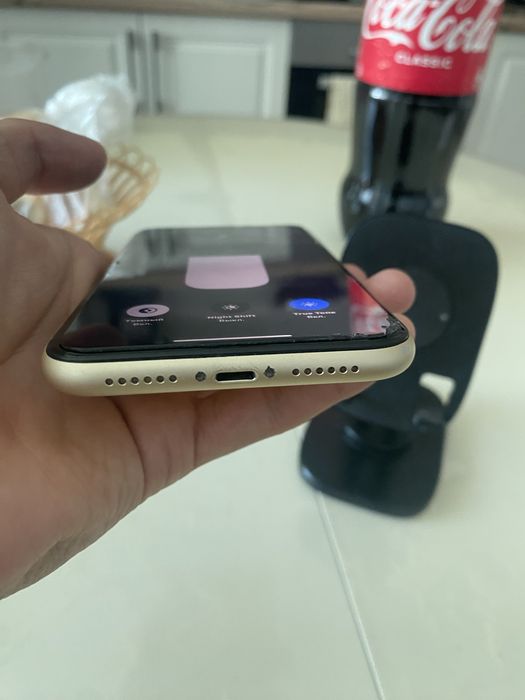 Продам iPhone Xr 64gb