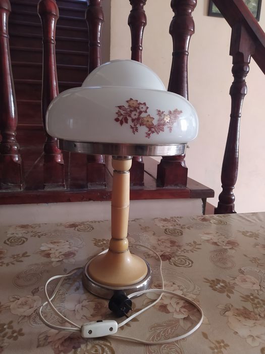 Продам люстры в отличном состоянии