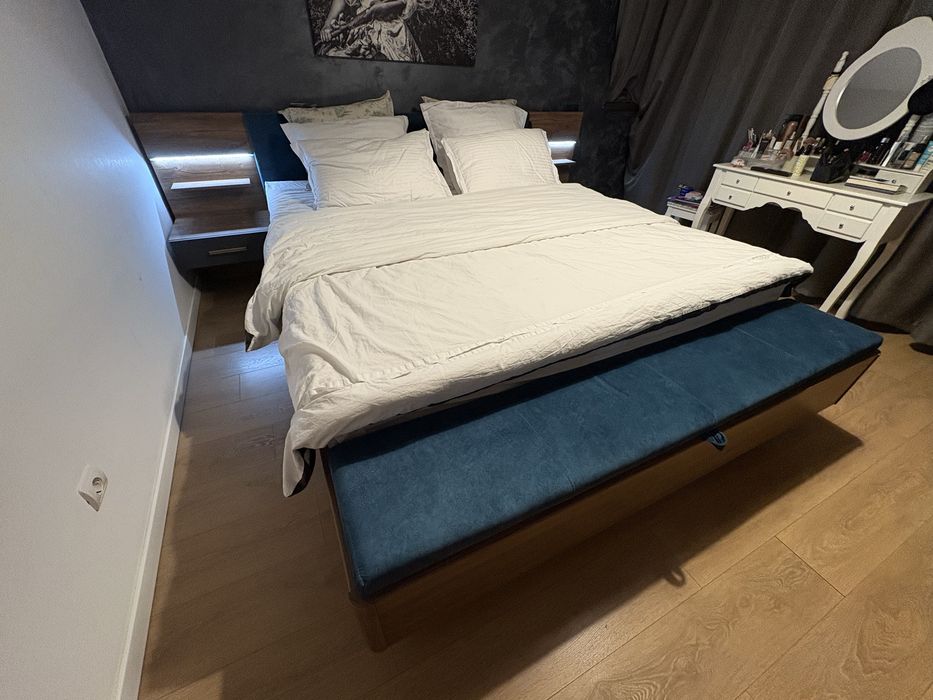 Vand Pat dormitor + somiera + saltea cu memorie 180 x 200 cm