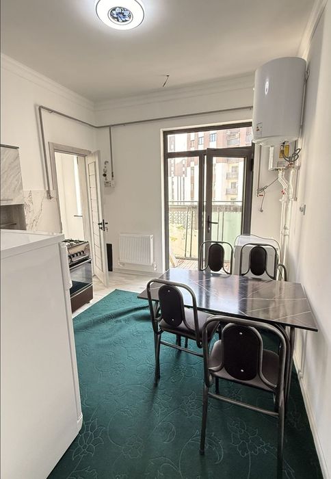 Ижарага уй берилади  урикзор  Навастройка  2 хона  400& 3 этаж