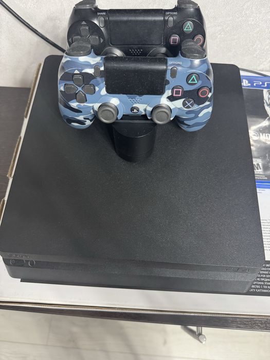 Продам Sony Playsation 4