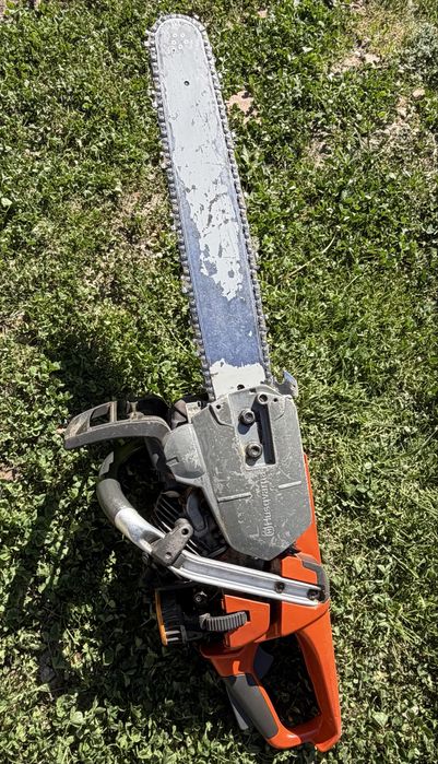 Husqvarna 562 XP profesională,puternică pornește ușor ,gata de lucru !!