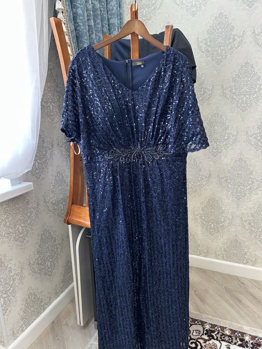 Платья женские размера 52-54