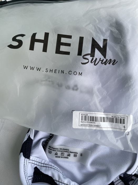 Costum de baie intreg alb negru cu motiv floral Marime S