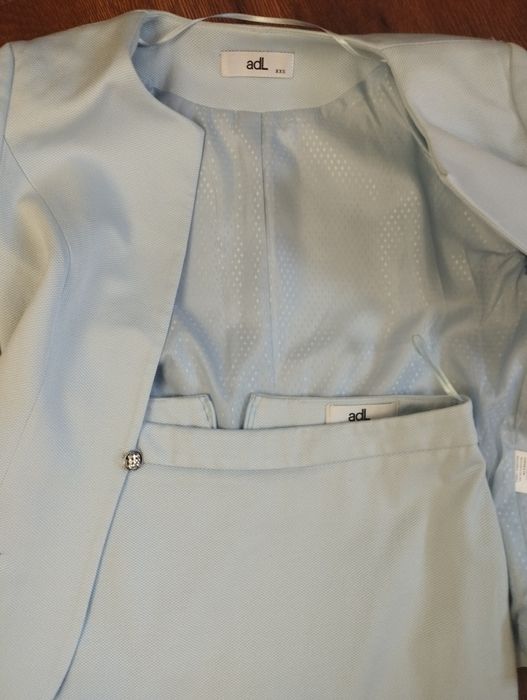 Костюм размер s как новый