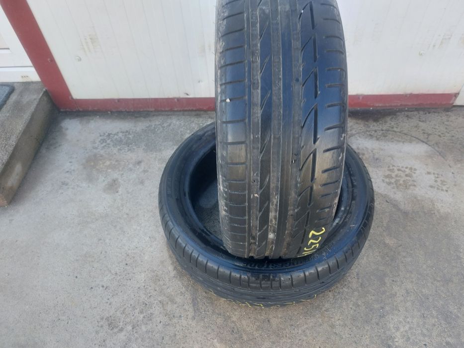 150 lei bucata! Doua anvelope de vara 225 45 r18 Bridgestone! 7 mm