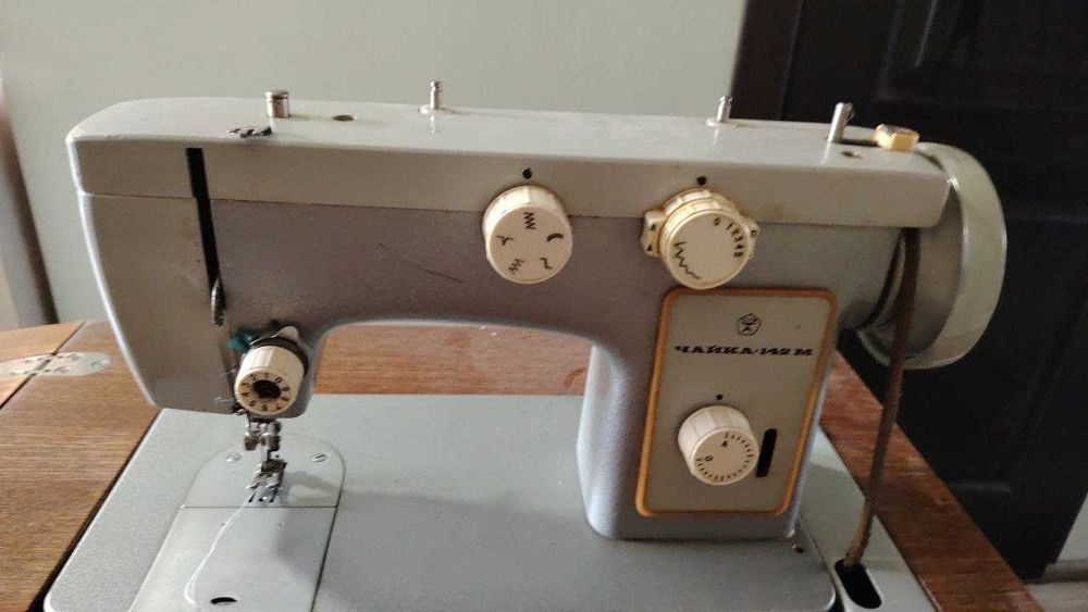 Швейная машинка Чайка 142М