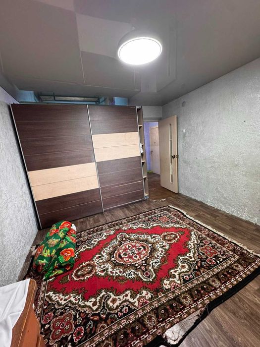 срочно продам 1 ком квартиру 9300