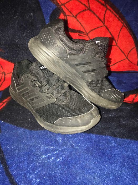 vand adidas marimea 39