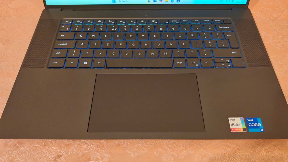 Dell Precision 5680/Core i7-13700H/16 RAM/256 SSD/500 nits 100% DCI-P3