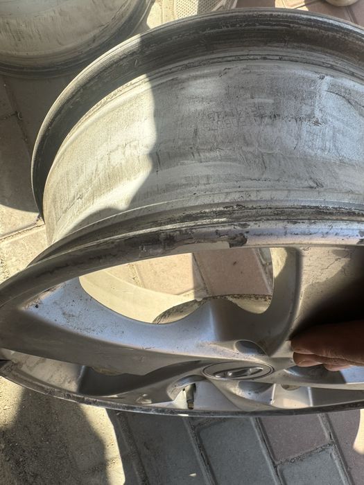 Продам титановые диски на Елантру