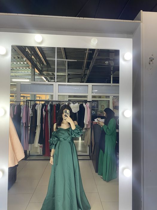 Платье,надевала только один раз