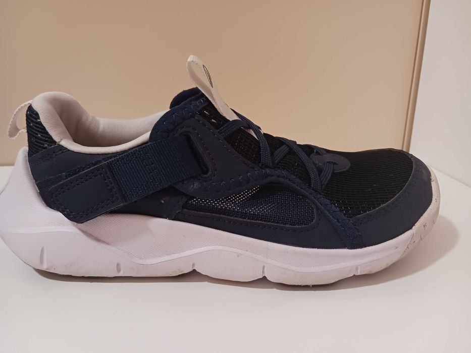 Тъмносини мрежести обувки