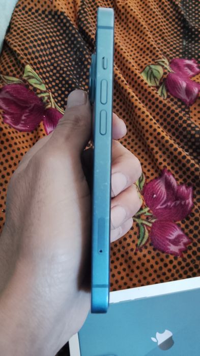 Телефон айфон 13