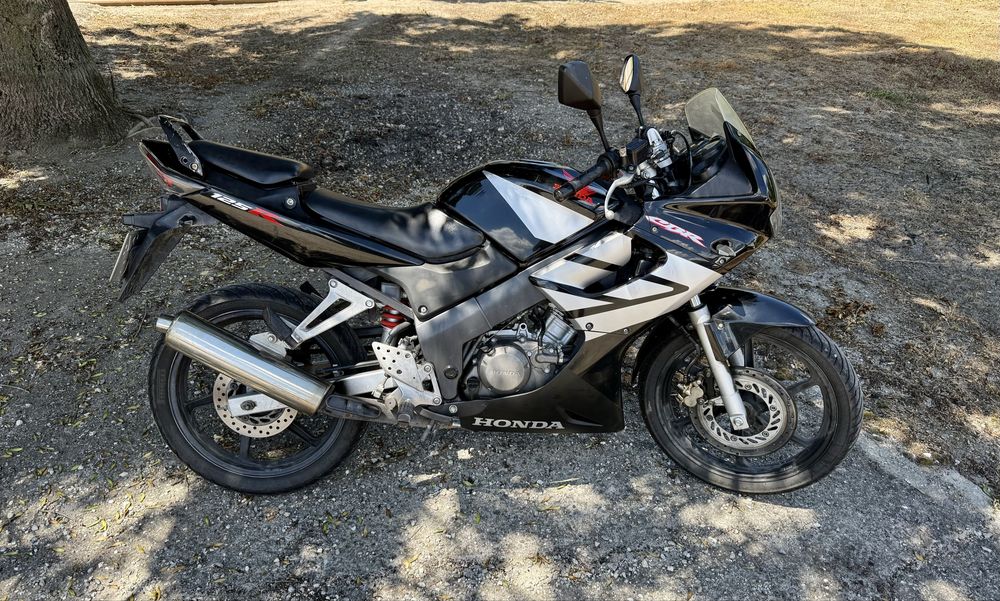 Motocicleta honda CBR 125R