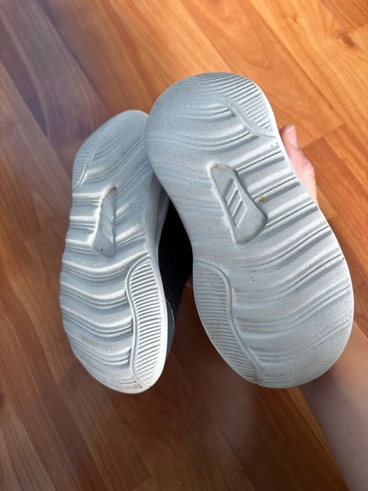 Маратонки adidas 25