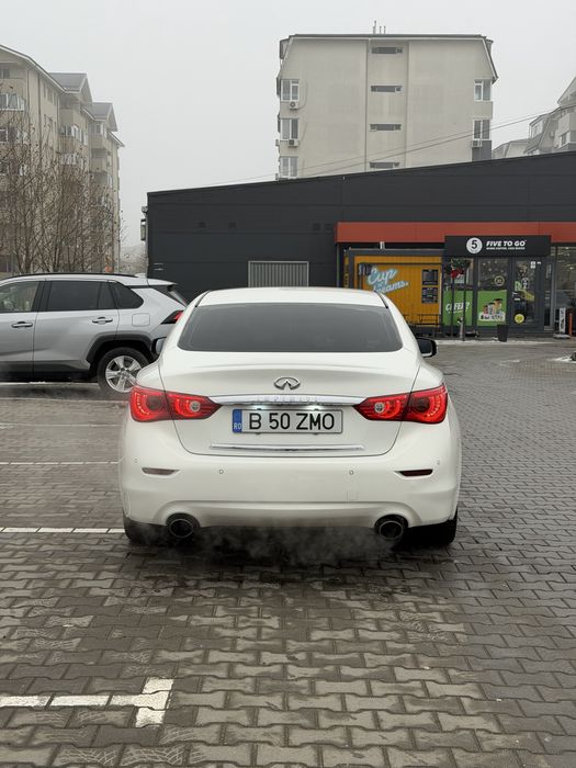 Infiniti Q50 S Hybrid / 375 cai / v6