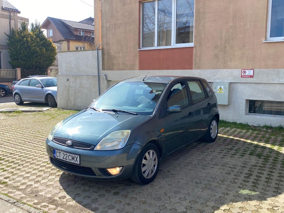 Okazie-vand Ford fiesta facelift 2005 stare impecabila