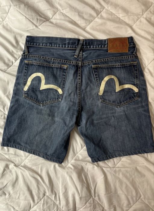 blugi scurti evisu,stare foarte buna