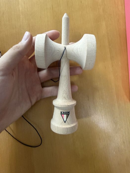 Kendama Krom Strogo