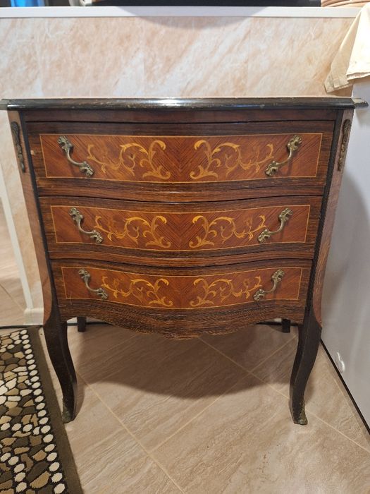 Френски комод стил Луй с интарзия