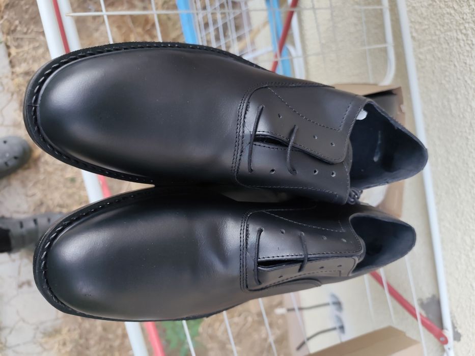 Продавам нови обувки номер 47 от естествена кожа Lenox.