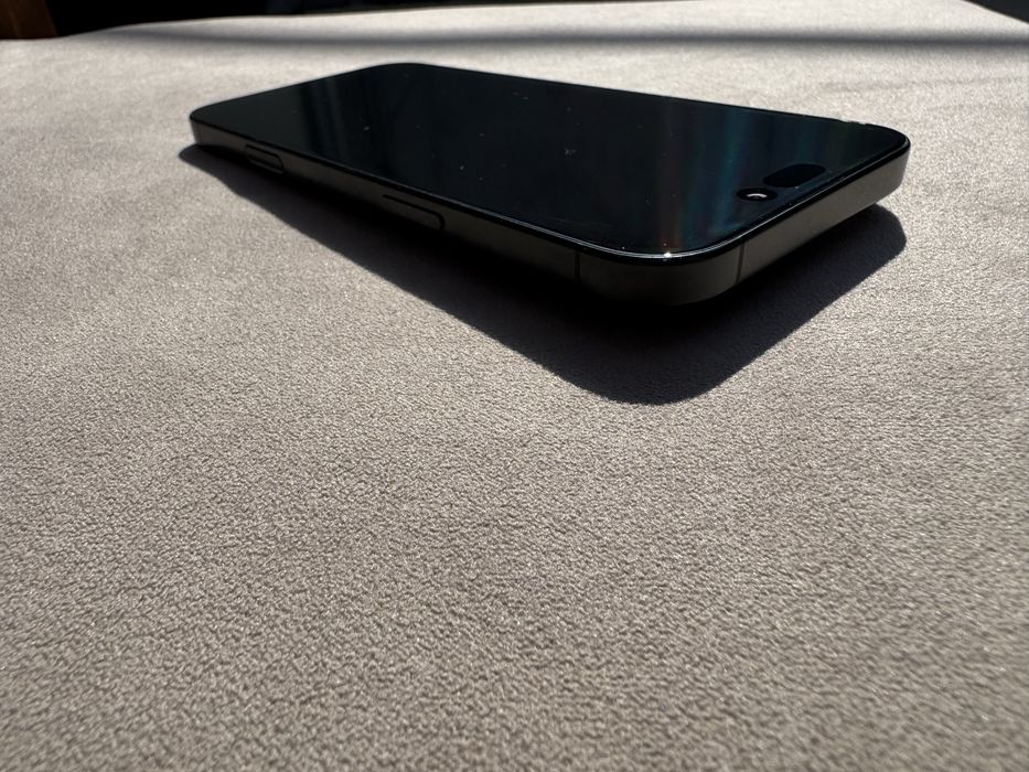 Vand iphone 16 pro max black in garantie pana in data de 10.01.2027