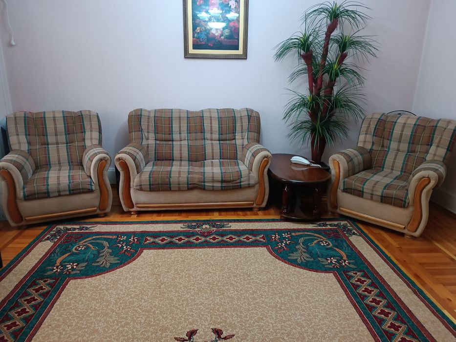 Комплект мягкой мебели + журнальный столик